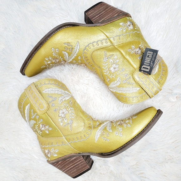 🕊️ Anthropologie Dingo Gold Floral Western Ankle Boots size 9 - Picture 3 of 7